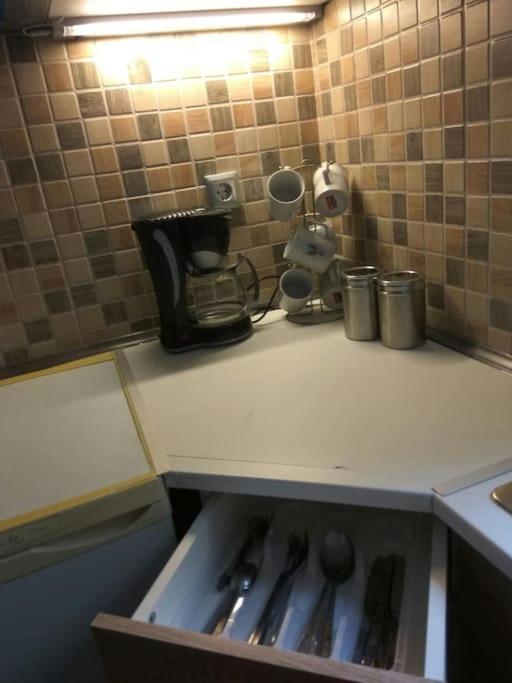 Nice& Cozy Flat 1Min From The Heart Of Athens.Wifi Exterior foto